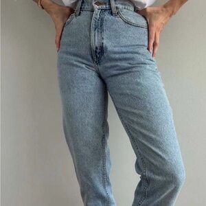 VINTAGE Levis Womens 512 Slim Fit Straight Leg Light Size vintage 4 or modern 25